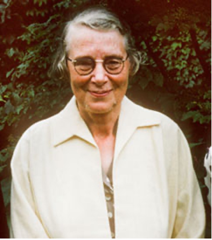 Portrait photo of Irene Manton